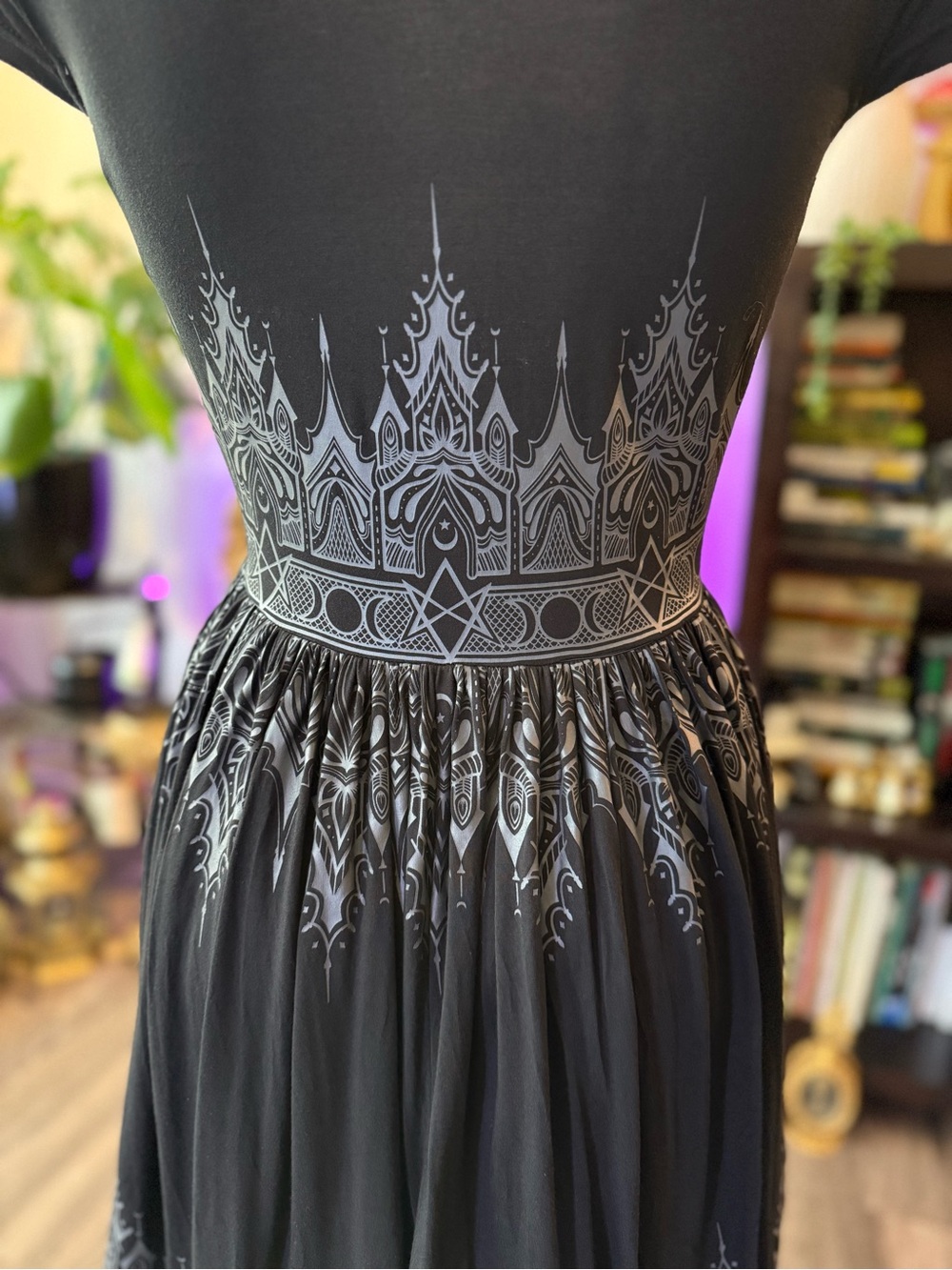 Small Killstar ‘Duchess’ Black Gothic Cutout cathedral Midi Dres - Picture 6 of 9